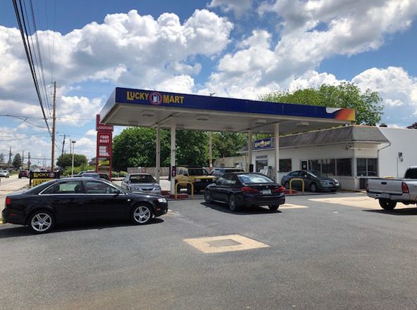 Excellent Retail Opportunity: 1100 E Simpson St, Mechanicsburg, PA 17055